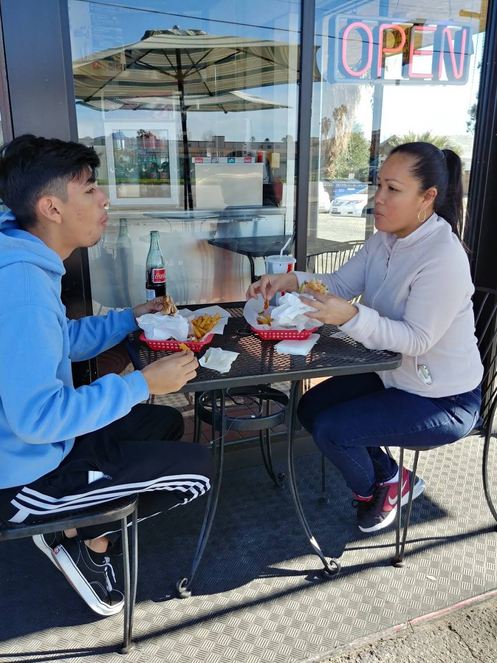 Dandys Fast Foods | restaurant | 9846 Mason Ave, Chatsworth, CA 91311, USA | 8189939428 OR +1 818-993-9428