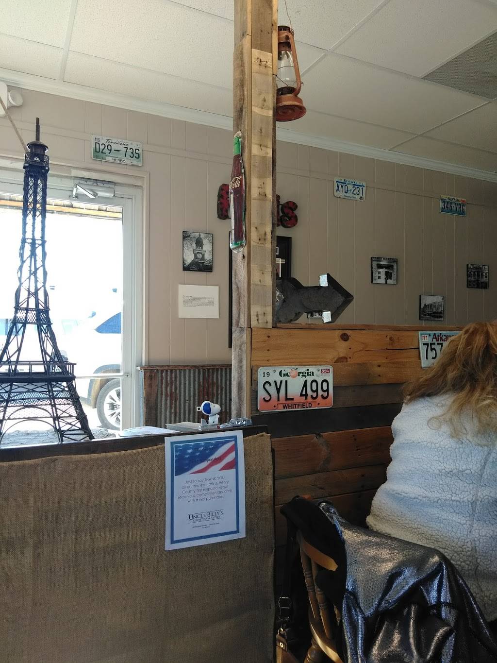 Uncle Billys Downtown Eatery | restaurant | 200 S Market St #4144, Paris, TN 38242, USA | 7314079277 OR +1 731-407-9277