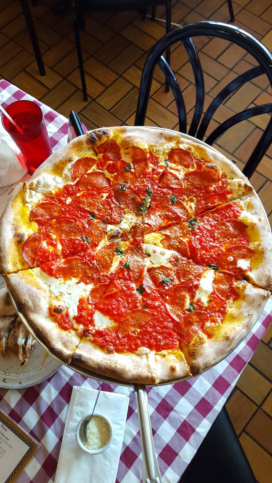 Salvatores Coal Oven Pizzeria | restaurant | 124 Shore Rd, Port Washington, NY 11050, USA | 5168838457 OR +1 516-883-8457