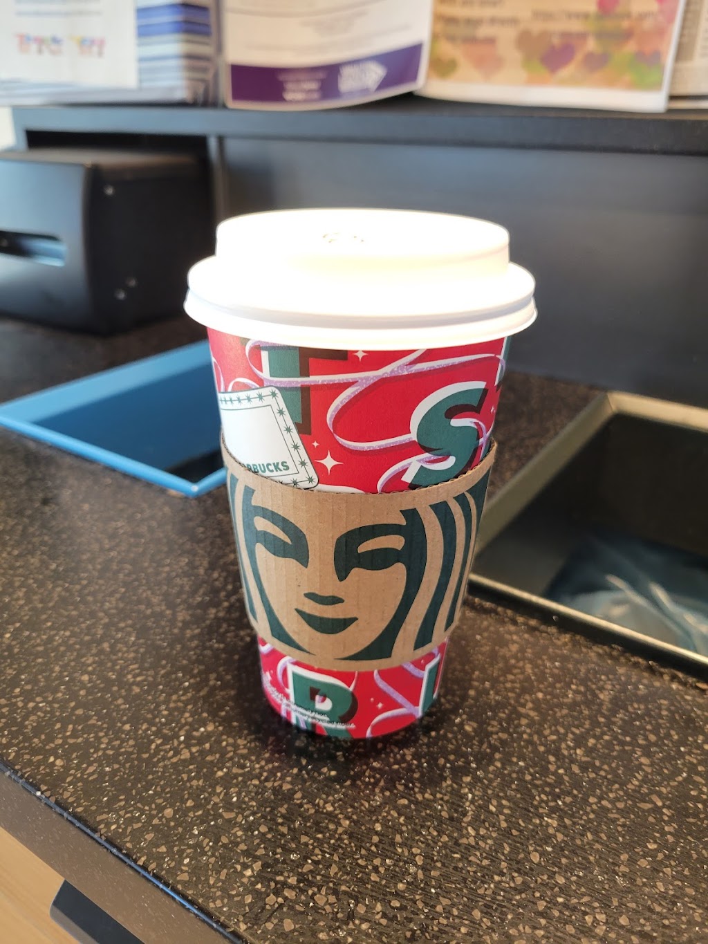 Starbucks | cafe | 1569 S 4th Ave, Yuma, AZ 85364, USA | 9283046229 OR +1 928-304-6229