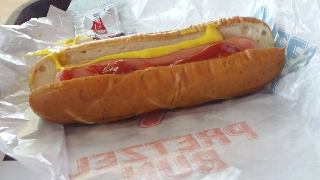 Wienerschnitzel | restaurant | 2614 West, I-20, S Great SW Pkwy, Grand Prairie, TX 75052, USA | 9726415545 OR +1 972-641-5545