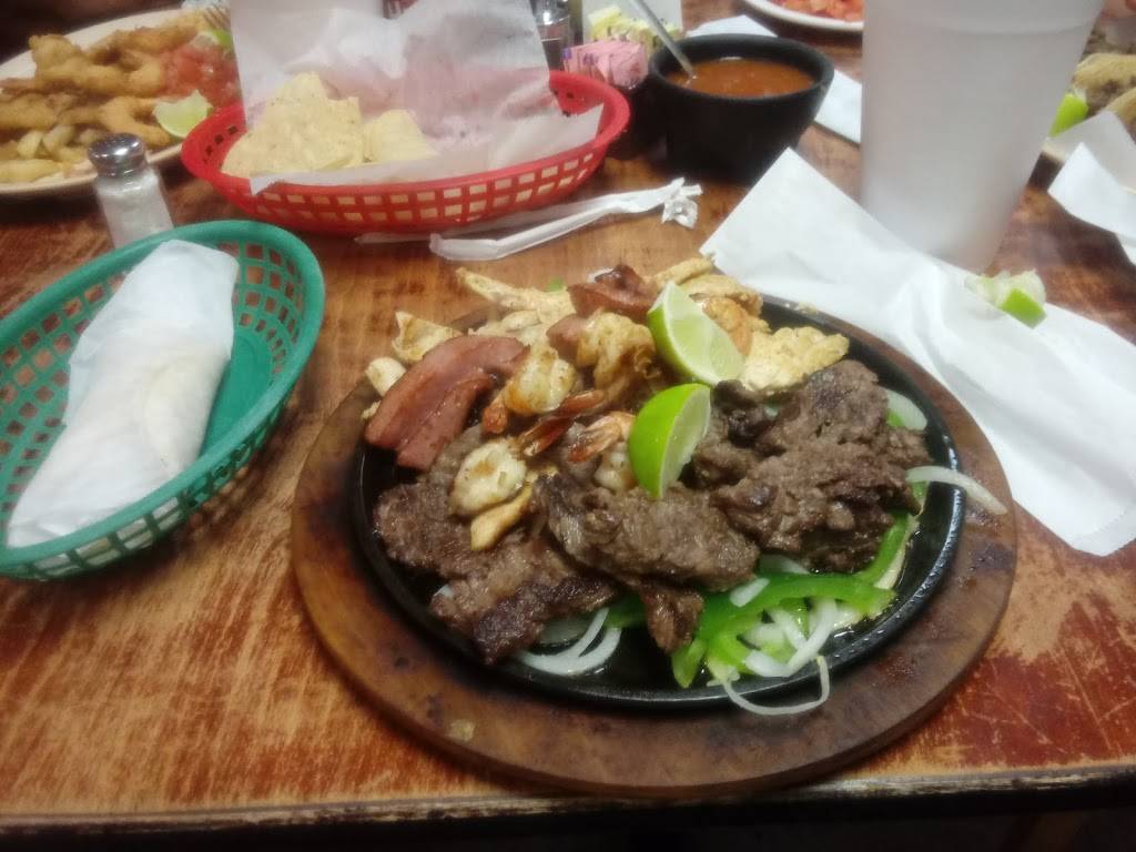 Taqueria Los Jaliscos Mexican | restaurant | 12080 Veterans Memorial Dr, Houston, TX 77067, USA | 2818808100 OR +1 281-880-8100