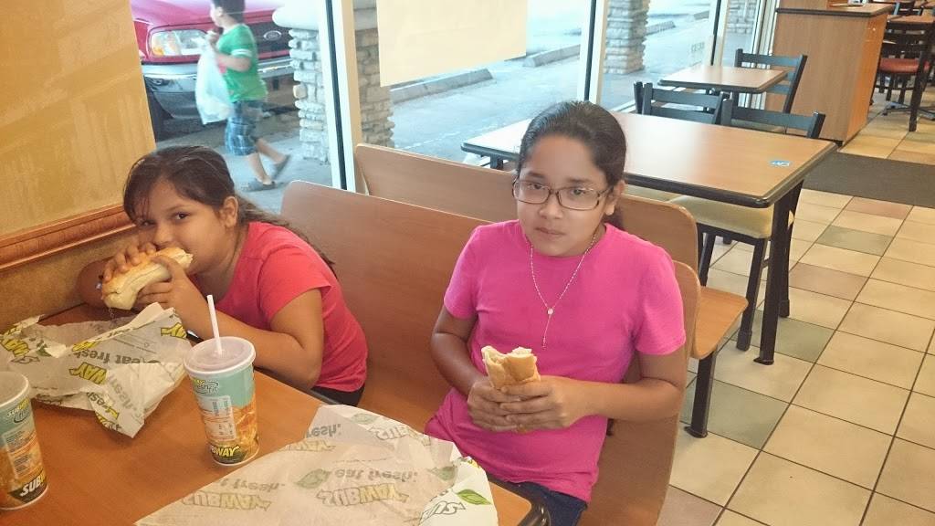 Subway Restaurants | restaurant | 3933 Broadway, Ste 110, Broadway Retail Center, Houston, TX 77087, USA | 7136430337 OR +1 713-643-0337