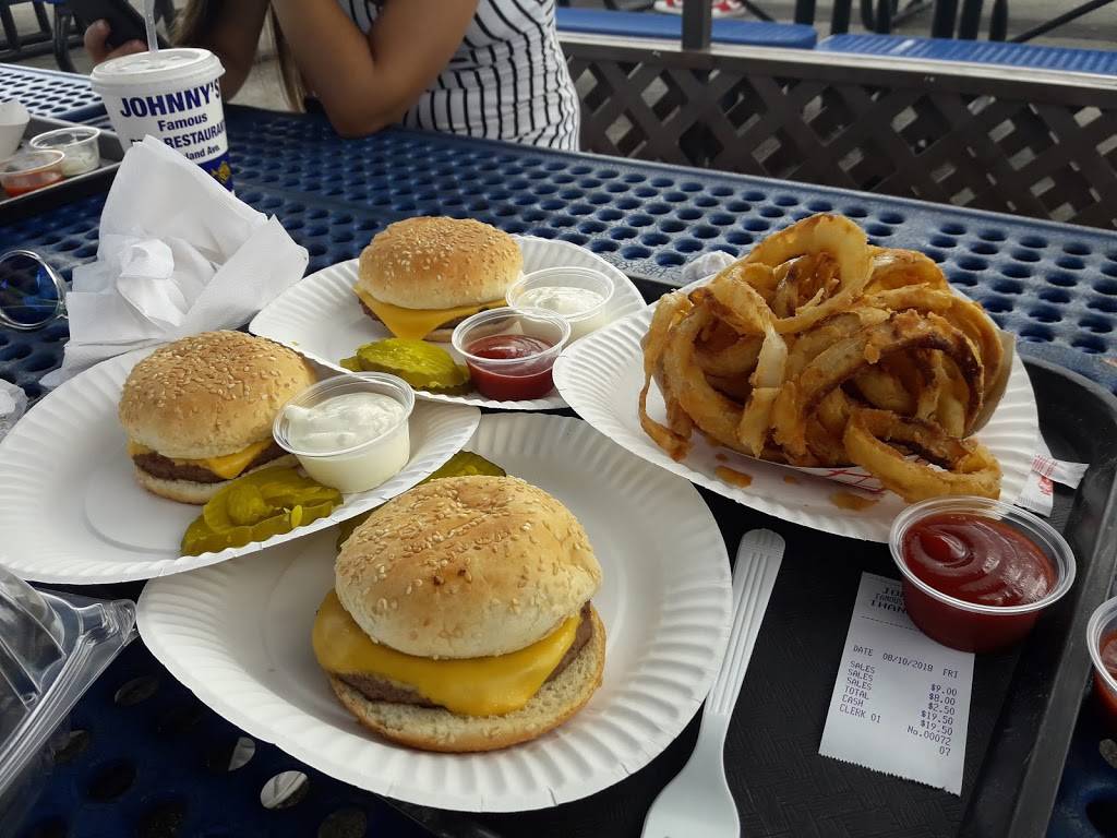 Johnnys Reef | restaurant | 2 City Island Ave, Bronx, NY 10464, USA | 7188852086 OR +1 718-885-2086