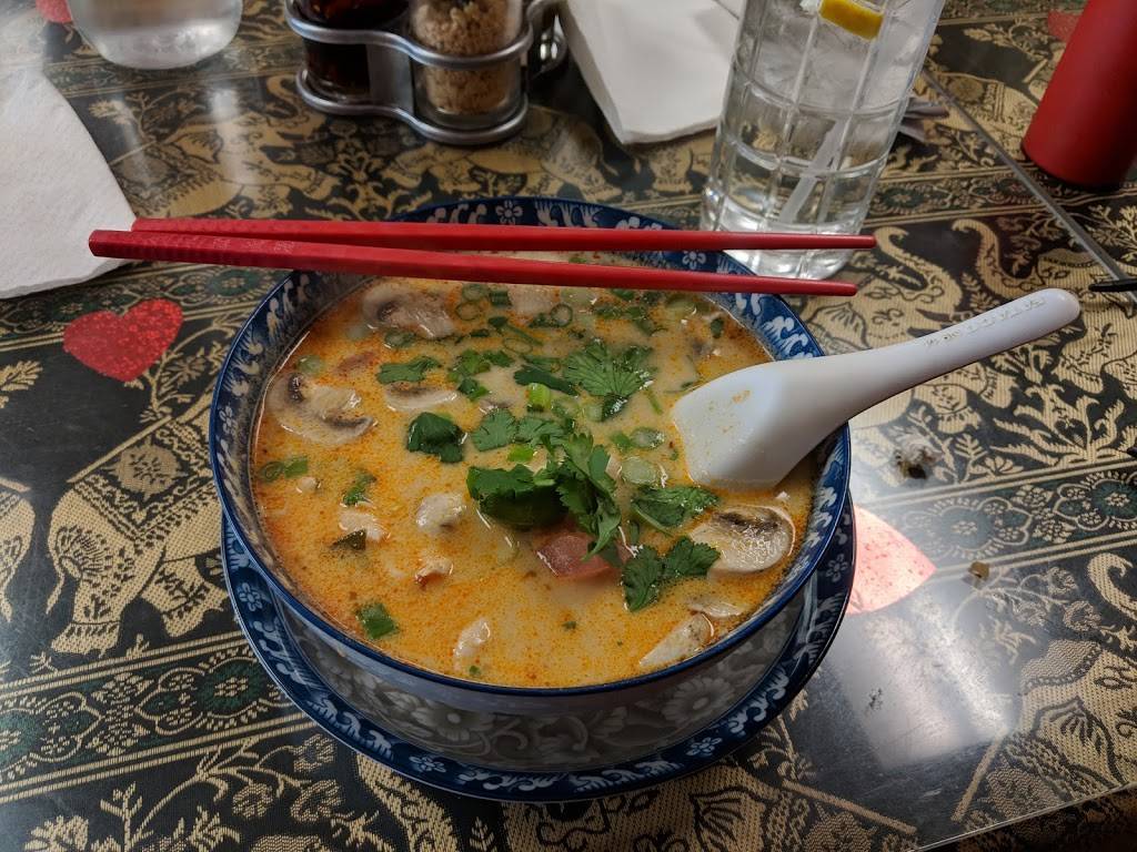 Laos | Thai Restaurant | restaurant | 4520 S 24th St, Omaha, NE 68107, USA | 4027330579 OR +1 402-733-0579