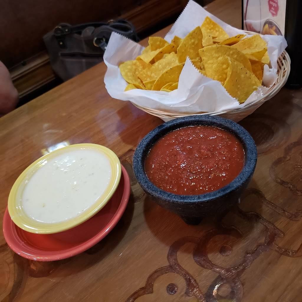 Las Trojas Cantina | restaurant | 301 Cox Creek Pkwy, Florence, AL 35630, USA | 2562841212 OR +1 256-284-1212