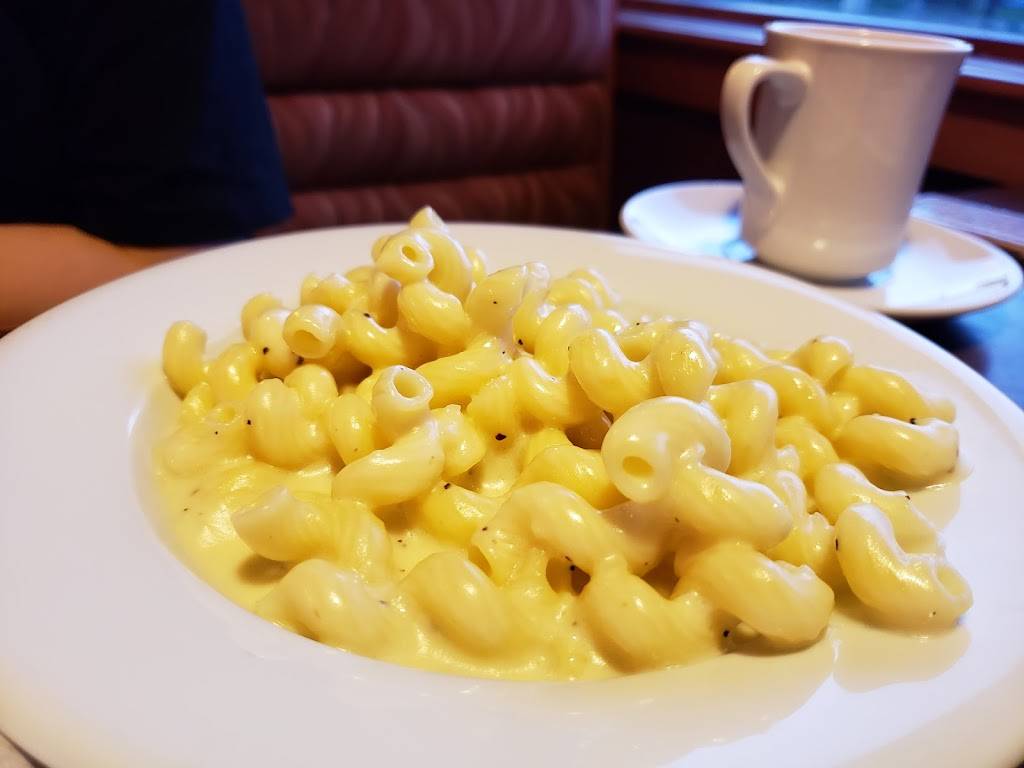 Armandos Pizza - Leamington - Dine-in, Takeout & Delivery | meal delivery | 154 Erie St N, Leamington, ON N8H 3A4, Canada | 5193222266 OR +1 519-322-2266