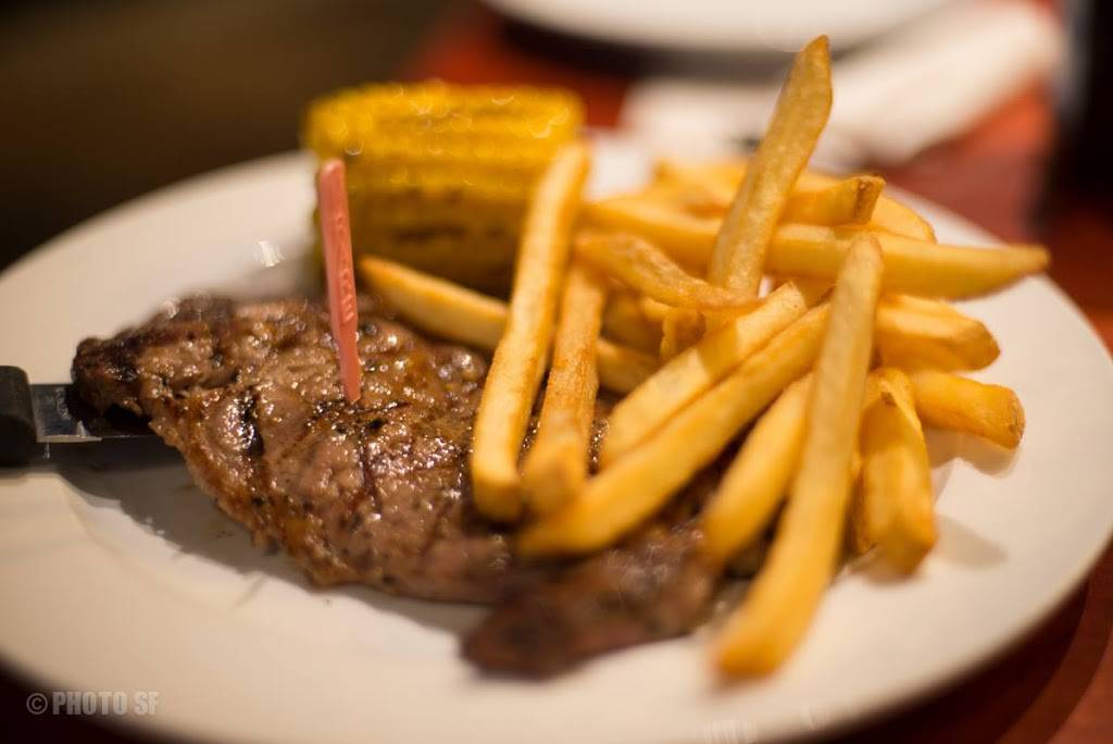 Chucks Roadhouse Bar & Grill | restaurant | 6465 Millcreek Dr, Mississauga, ON L5N 2V6, Canada | 9058160371 OR +1 905-816-0371