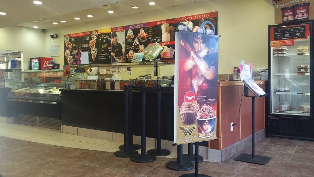 Cold Stone Creamery | bakery | 2928 Market Pl Ste 172, Onalaska, WI 54650, USA | 6087831381 OR +1 608-783-1381