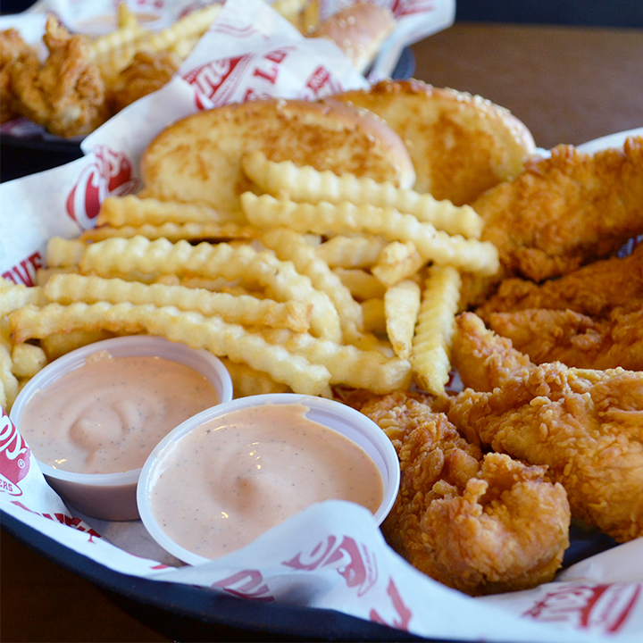 Raising Canes Chicken Fingers | restaurant | 1701 S Randall Rd, Algonquin, IL 60102, USA | 8472219179 OR +1 847-221-9179