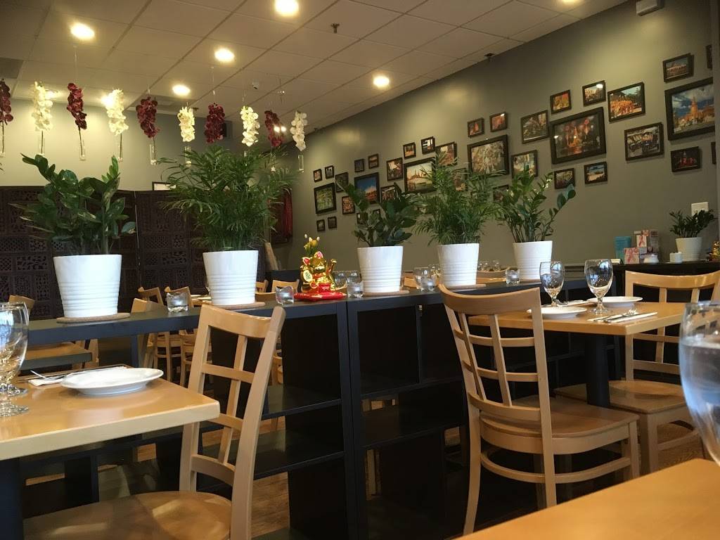 Bangkok Bistro Thai Eatery | restaurant | 100 U.S. 9, Manalapan Township, NJ 07726, USA | 7324146622 OR +1 732-414-6622