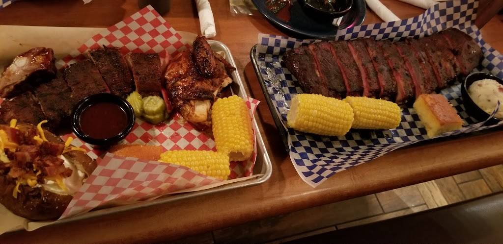 Famous Daves Bar-B-Que | meal takeaway | N, 3170 Naglee Rd, Tracy, CA 95304, USA | 2098336337 OR +1 209-833-6337