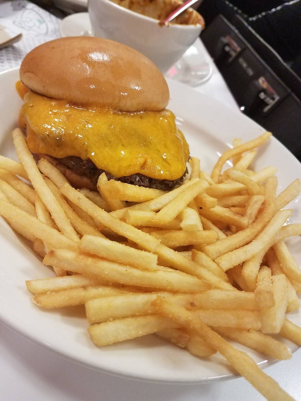 Steak n Shake | restaurant | 201 E Euclid Ave, Mt Prospect, IL 60056, USA | 8473689122 OR +1 847-368-9122