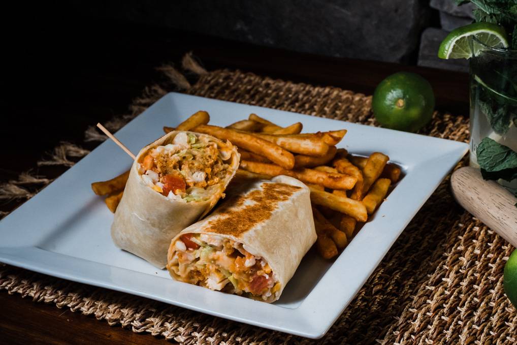 Mojito House Bar & Restaurant | night club | 4030 Montrose Rd, Niagara Falls, ON L2H 3E1, Canada | 9053543111 OR +1 905-354-3111