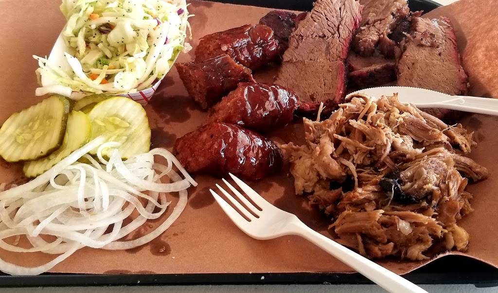 Fastys BBQ Joint | restaurant | 1936 E F St, Oakdale, CA 95361, USA | 2094930375 OR +1 209-493-0375