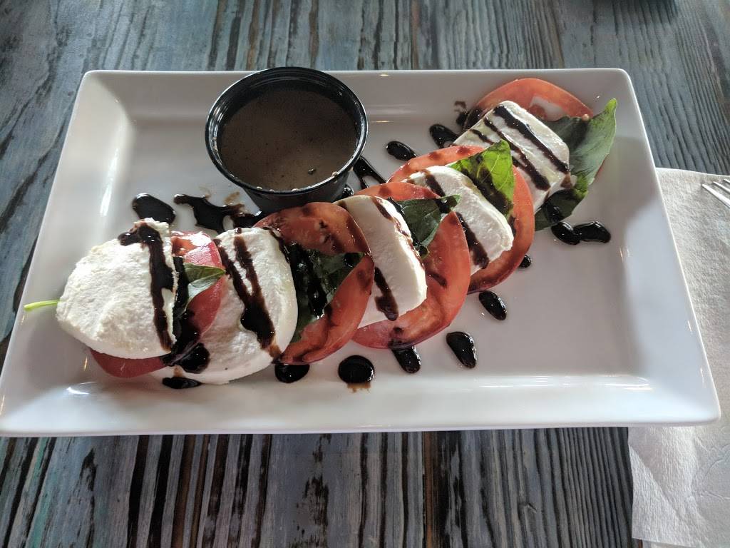 The Beach Tiki Bar & Boil | restaurant | 142 E Walled Lake Dr, Walled Lake, MI 48390, USA | 2486693322 OR +1 248-669-3322