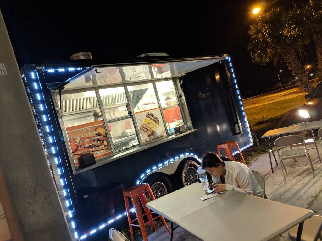 Willys Chimis | restaurant | 5919 W Linebaugh Ave, Tampa, FL 33624, USA | 8132780719 OR +1 813-278-0719