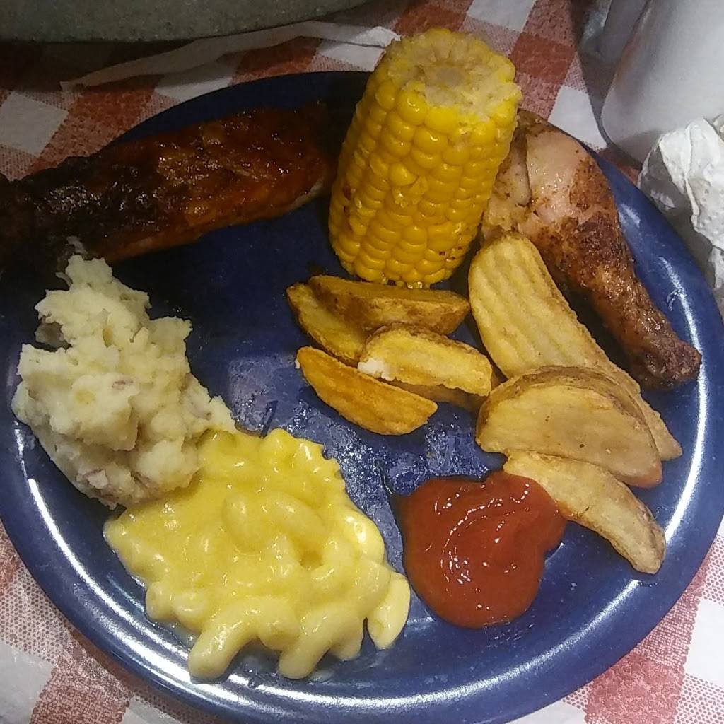 Famous Daves Bar-B-Que | restaurant | 1951 N Rainbow Blvd, Las Vegas, NV 89108, USA | 7026465631 OR +1 702-646-5631