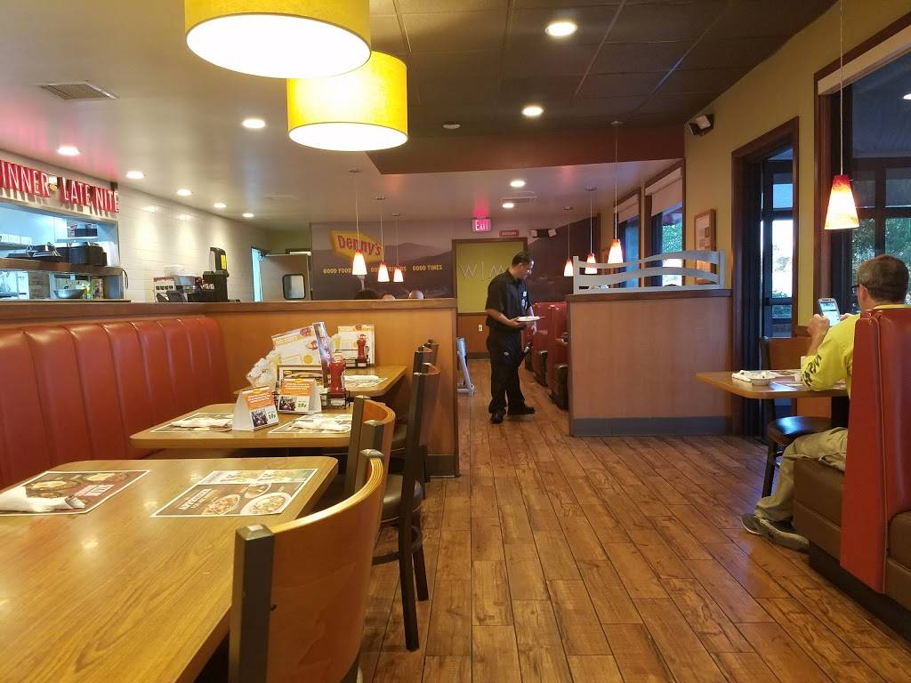Dennys | restaurant | 570 E 4th St, Perris, CA 92570, USA | 9516571123 OR +1 951-657-1123