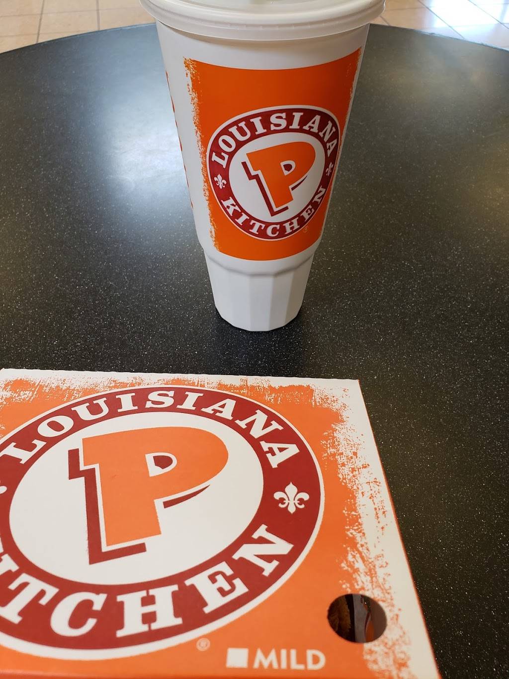 Popeyes Louisiana Kitchen | restaurant | 2700 Crego Rd, DeKalb, IL 60115, USA | 8157484193 OR +1 815-748-4193
