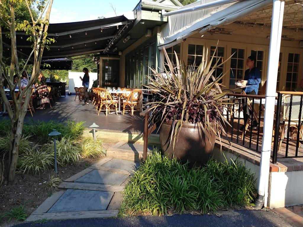 Nick & Tonis | restaurant | 136 Main St, East Hampton, NY 11937, USA | 6313243550 OR +1 631-324-3550