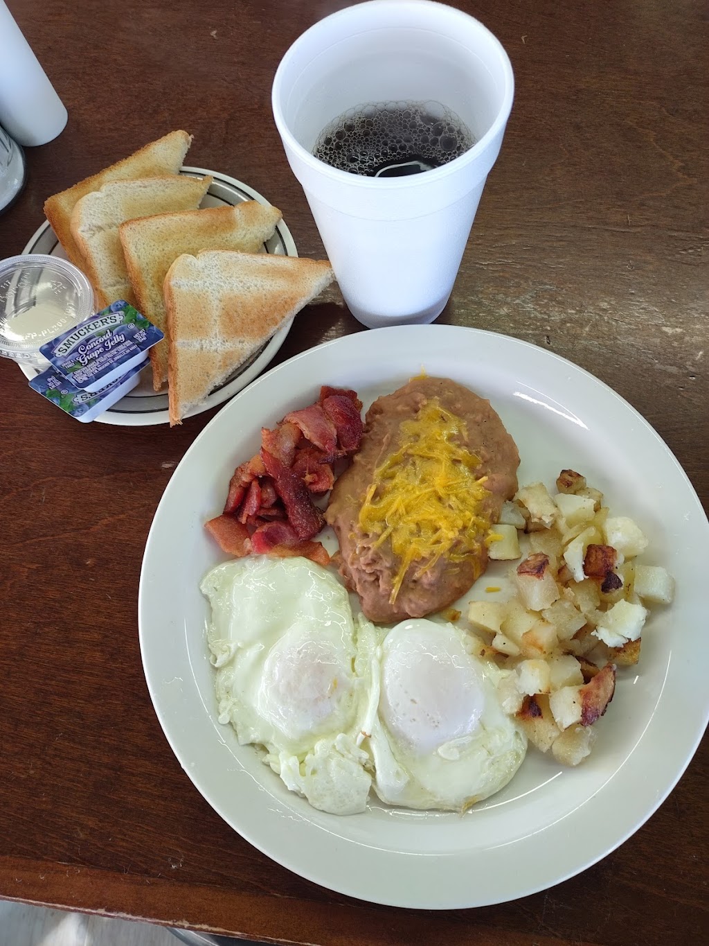 Olivos Mexican Restaurant | restaurant | 1714 Ave H, Levelland, TX 79336, USA | 8068970237 OR +1 806-897-0237