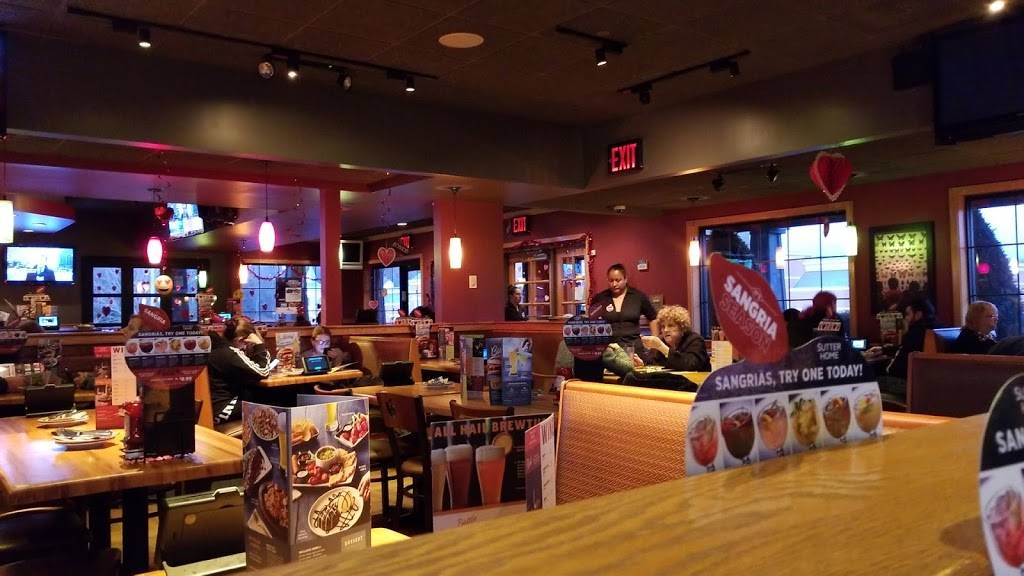 Applebees Grill + Bar | restaurant | 2720 Veterans Road West, Staten Island, NY 10309, USA | 7189431200 OR +1 718-943-1200