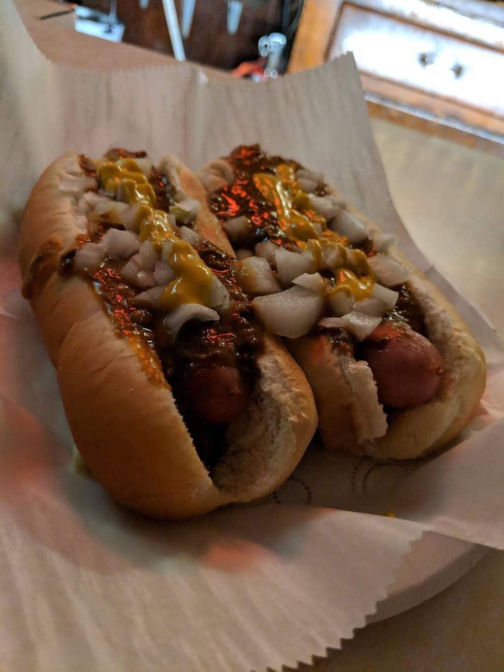 Marges Bar and Grill | restaurant | 15300 Mack Ave, Grosse Pointe, MI 48230, USA | 3138818895 OR +1 313-881-8895