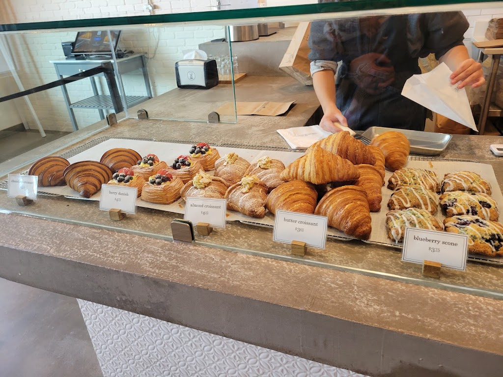 Daily Grinds | cafe | 6750 Gaylord Pkwy Ste. 130, Frisco, TX 75034, USA | 4697773200 OR +1 469-777-3200