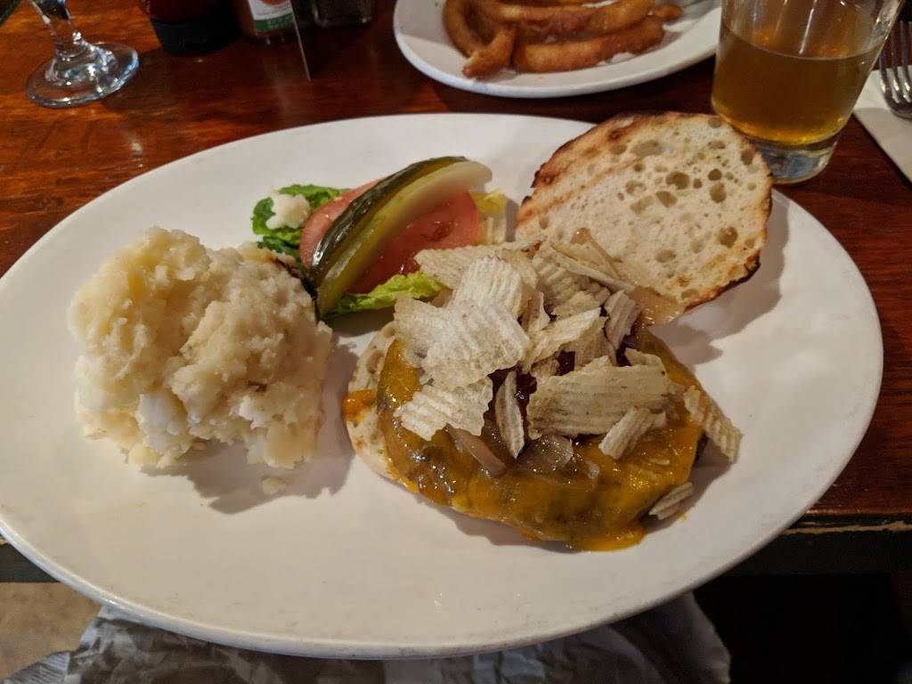 ONeills Staten Island | restaurant | 1614 Forest Ave, Staten Island, NY 10302, USA | 7182734481 OR +1 718-273-4481