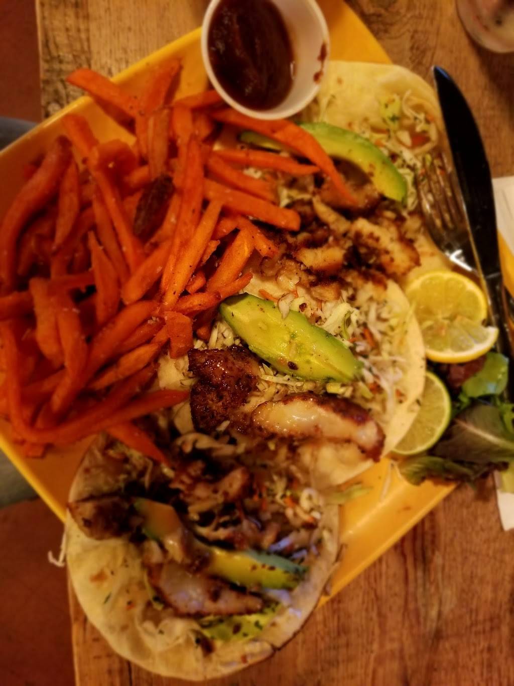 Blue Side Tavern | restaurant | 6 S Bentz St, Frederick, MD 21701, USA | 3016630200 OR +1 301-663-0200