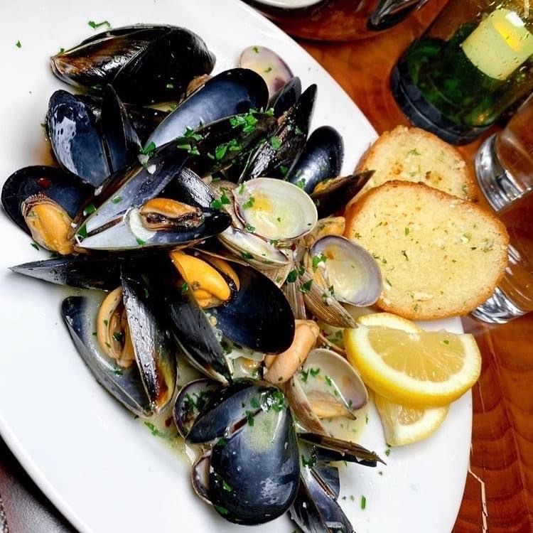 Bostons Fish House & Bar | restaurant | 400 S Rampart Blvd Suite 190, Las Vegas, NV 89145, USA | 7257773730 OR +1 725-777-3730