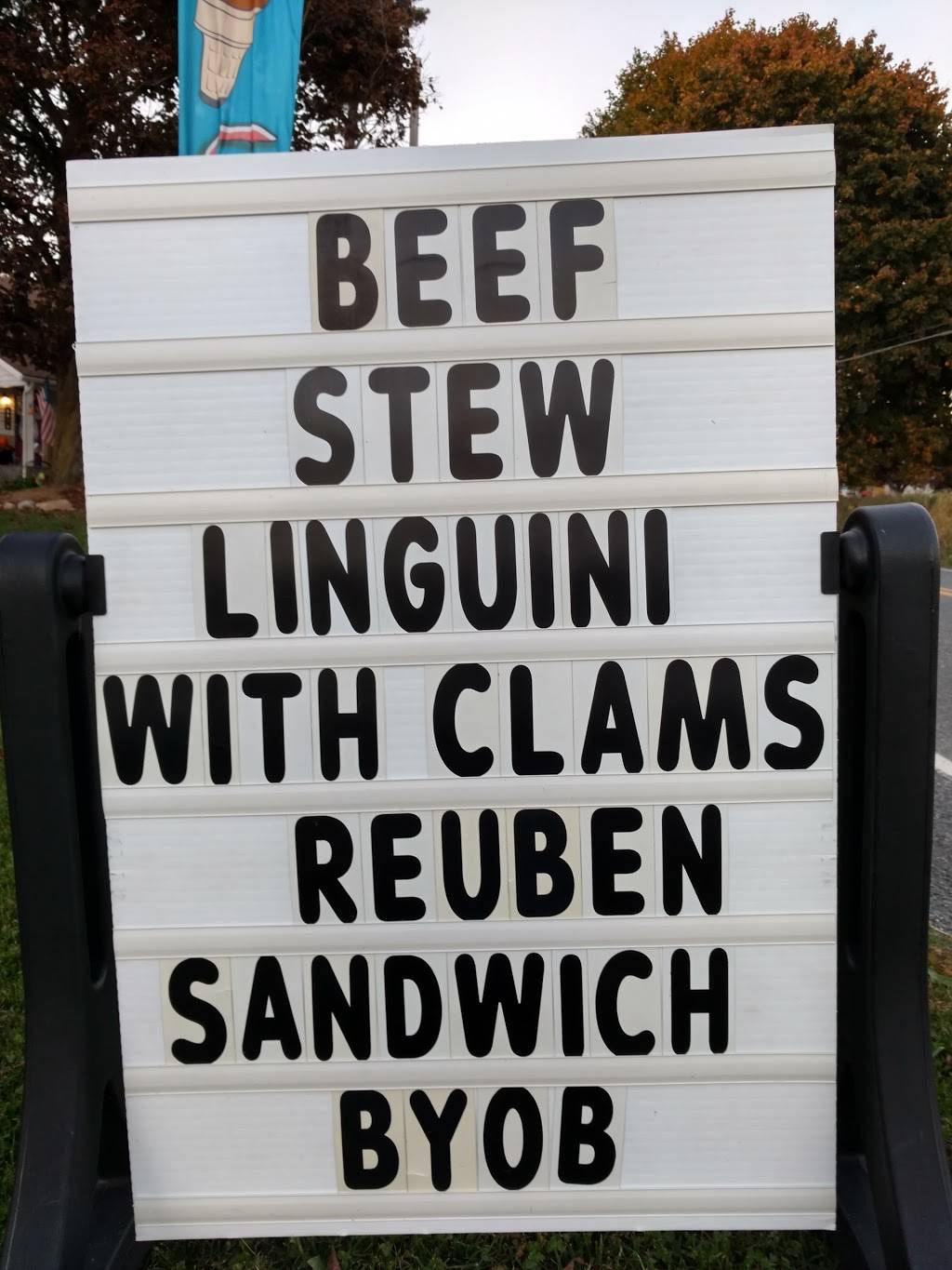 Duncans Blue Lantern | restaurant | 3328 Valley View Dr, Bath, PA 18014, USA | 6104402583 OR +1 610-440-2583