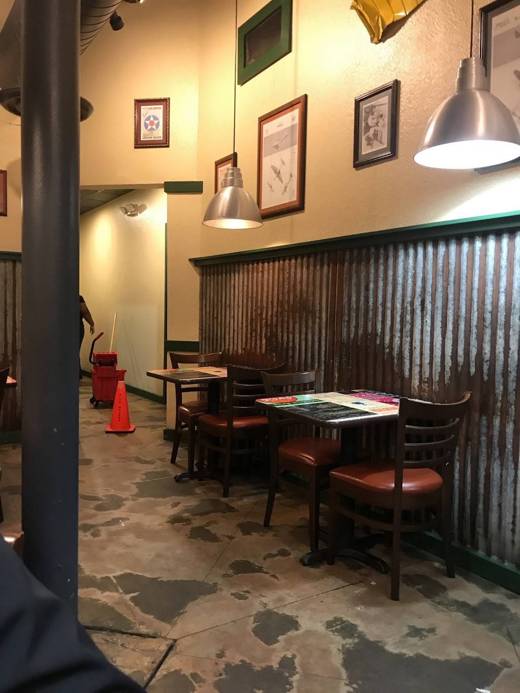 Wingstop | restaurant | 2776 E Fowler Ave, Tampa, FL 33612, USA | 8139039464 OR +1 813-903-9464