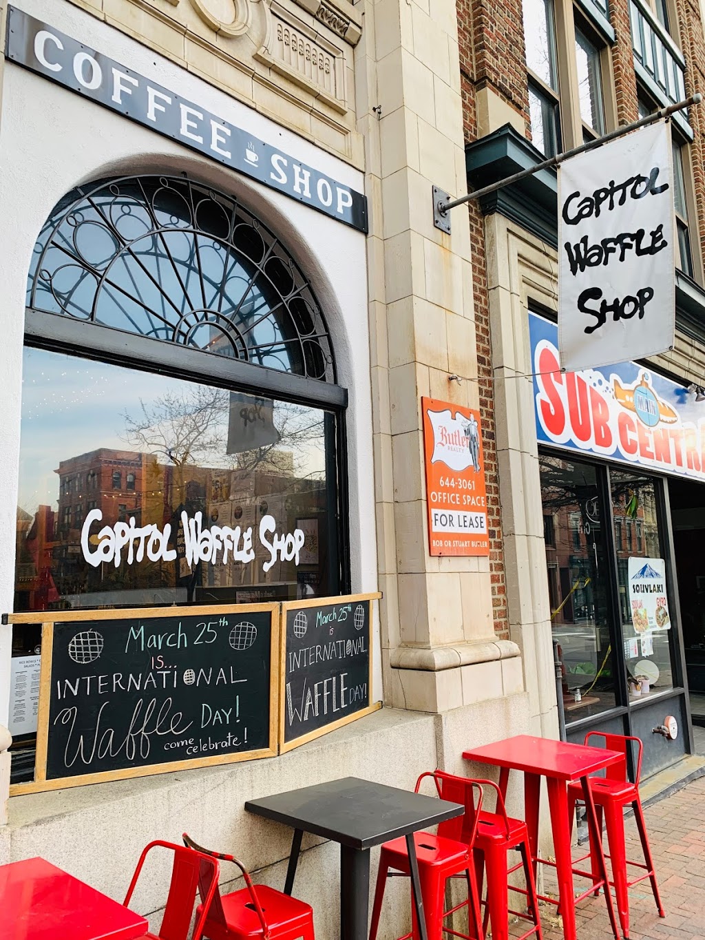 Capitol Waffle Shop | restaurant | 1110 E Main St, Richmond, VA 23219, USA | 8046443052 OR +1 804-644-3052