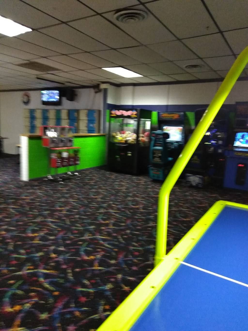 University Lanes | restaurant | 16653 E Michigan Ave, Albion, MI 49224, USA | 5173432005 OR +1 517-343-2005