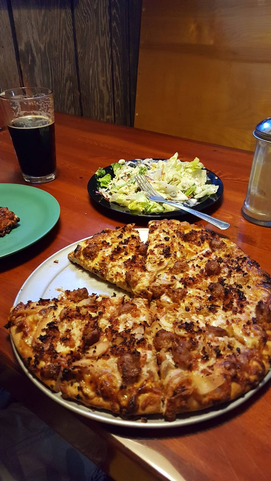 Track Town Pizza | restaurant | 1809 Franklin Blvd, Eugene, OR 97403, USA | 5412848484 OR +1 541-284-8484