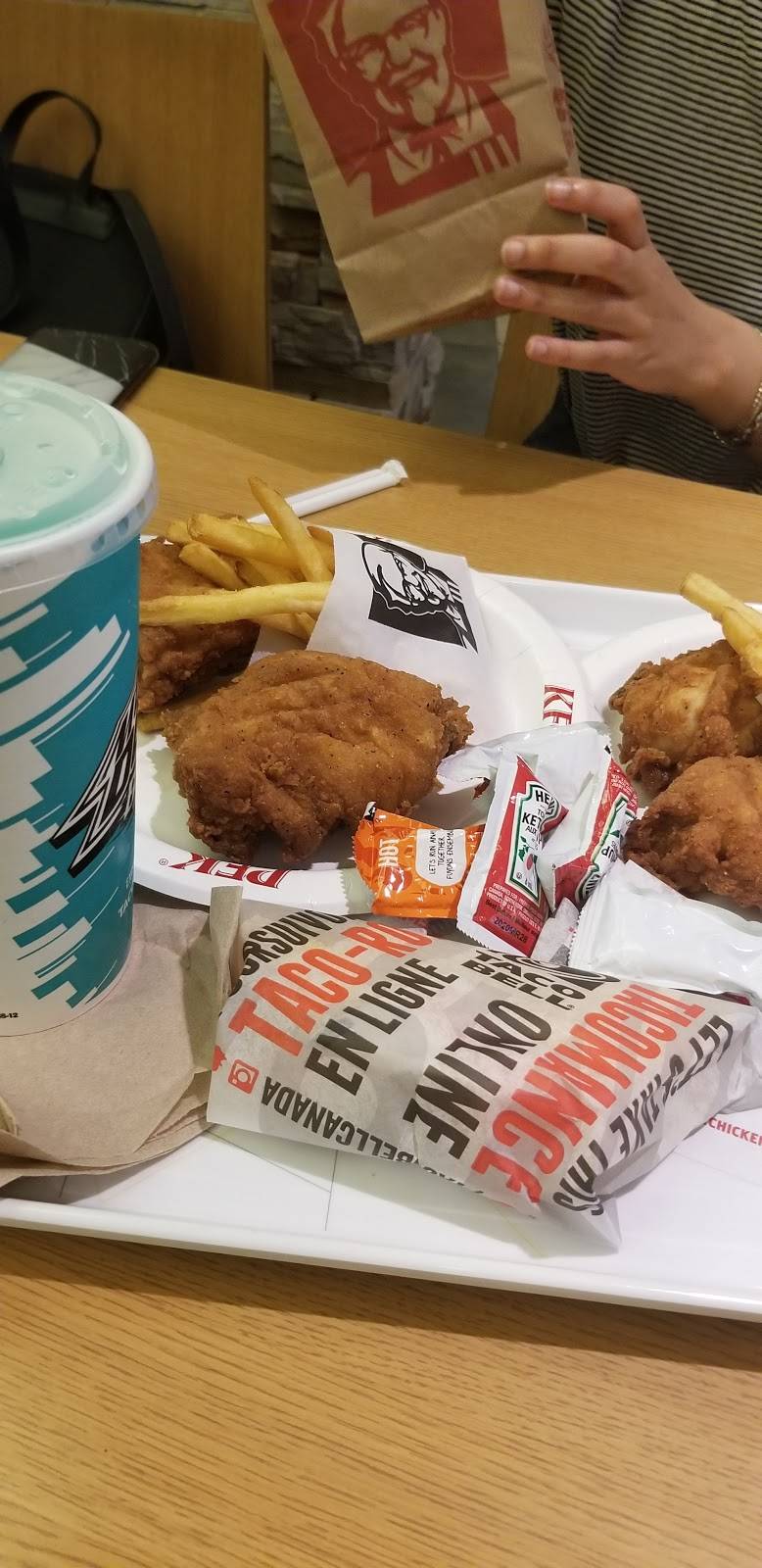 KFC | meal takeaway | 999 Upper Wentworth St, Hamilton, ON L9A 4X5, Canada | 9053186565 OR +1 905-318-6565