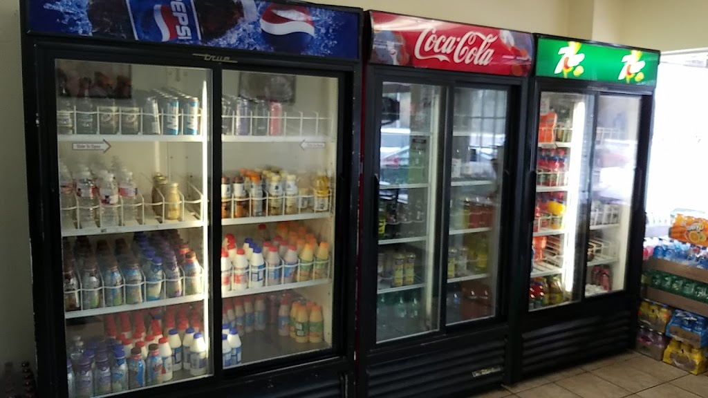 Snow Flake Donuts | bakery | 648 TX-16 S, Bandera, TX 78003, USA | 8307967715 OR +1 830-796-7715