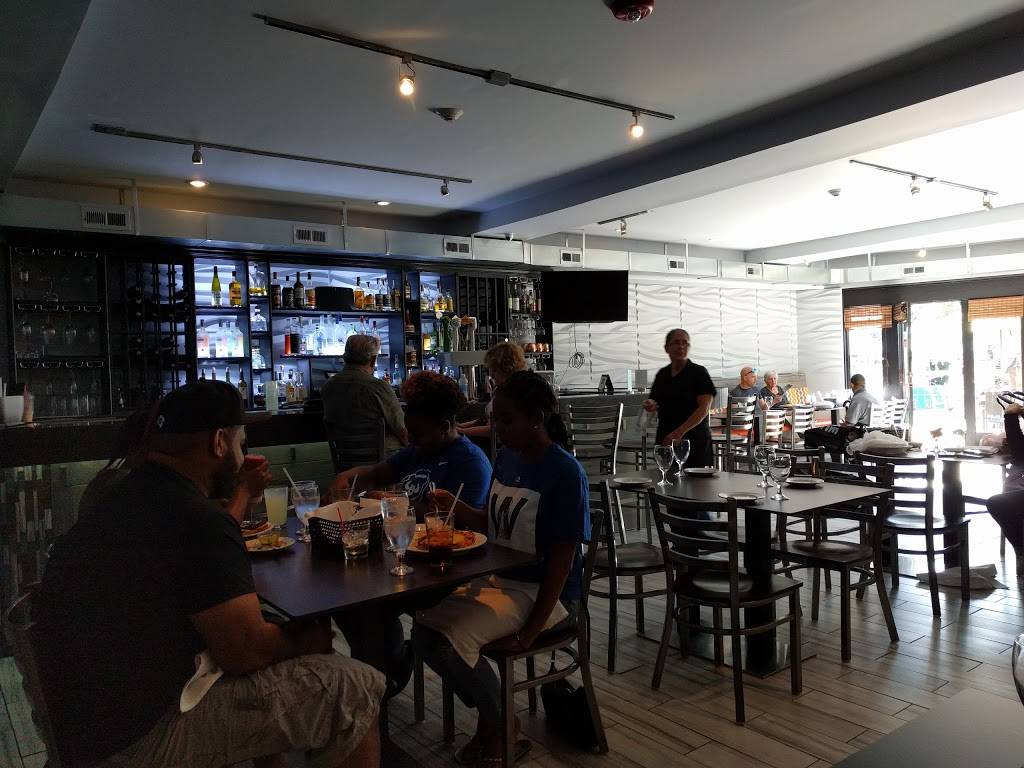 El Buren Caribbean Cuisine | restaurant | 331 Waukegan Ave, Highwood, IL 60040, USA | 8477803310 OR +1 847-780-3310