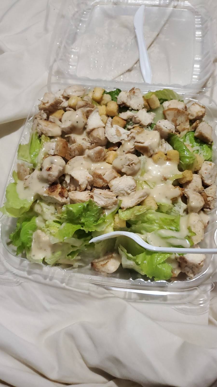 Basils Pizza | restaurant | 248 Wilton Rd, Farmington, ME 04938, USA | 2077789070 OR +1 207-778-9070