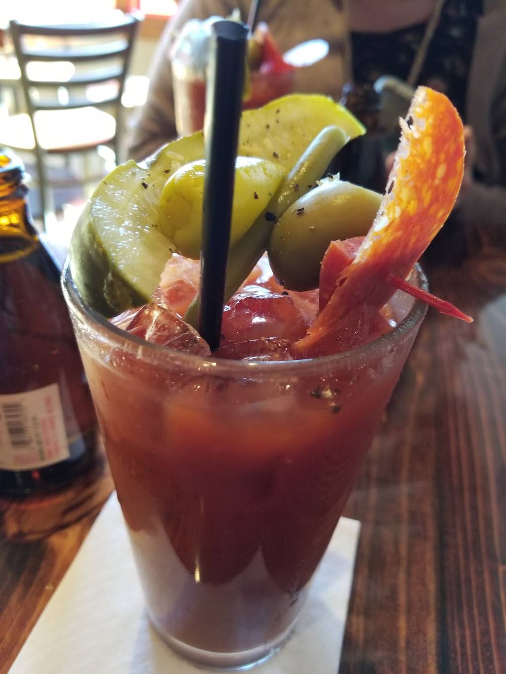 Dinos Riverwest | restaurant | 808 E Chambers St, Milwaukee, WI 53212, USA | 4145629171 OR +1 414-562-9171