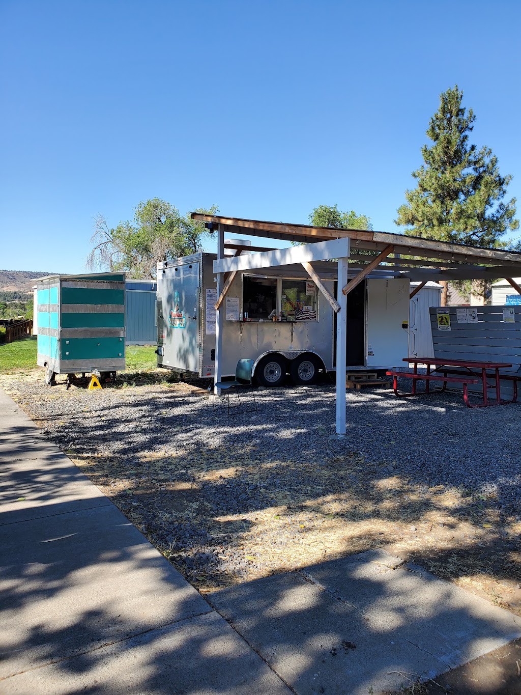 Twisted Teepee | restaurant | 1136 Paiute Ave, Warm Springs, OR 97761, USA | 5413001000 OR +1 541-300-1000