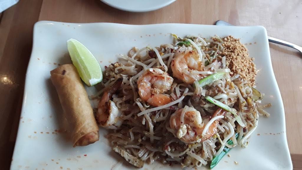 Thai Hut Restaurant | restaurant | 2602 N Loop 1604 E, San Antonio, TX 78248, USA | 2109717299 OR +1 210-971-7299