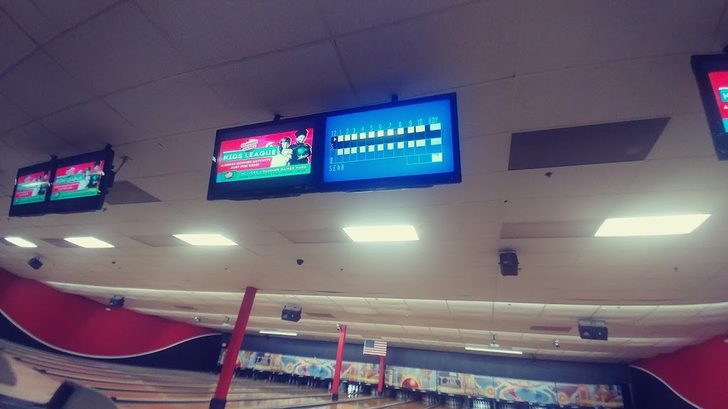 AMF Centereach Lanes | restaurant | 40 Horseblock Rd, Centereach, NY 11720, USA | 6315882118 OR +1 631-588-2118