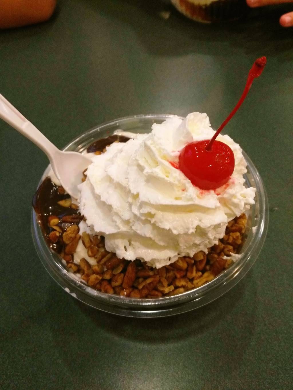 Sweetberries Frozen Custard | restaurant | 2881 Clark Rd # 25, Sarasota, FL 34231, USA | 9419297322 OR +1 941-929-7322