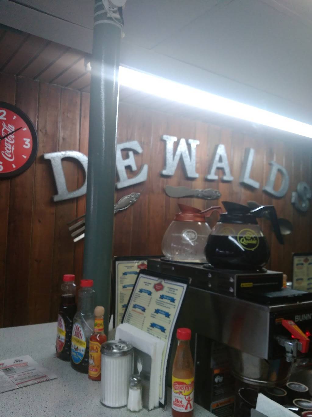 Dewalds Diner | restaurant | 3199 Bainbridge Blvd, Chesapeake, VA 23324, USA | 7573511356 OR +1 757-351-1356