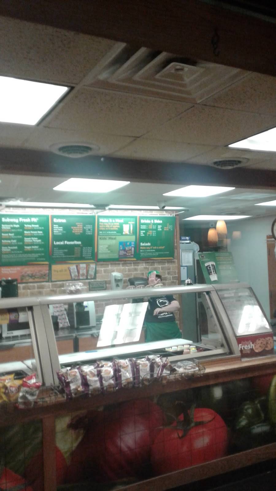 Subway | restaurant | 200 21st St, Windber, PA 15963, USA | 8144676387 OR +1 814-467-6387
