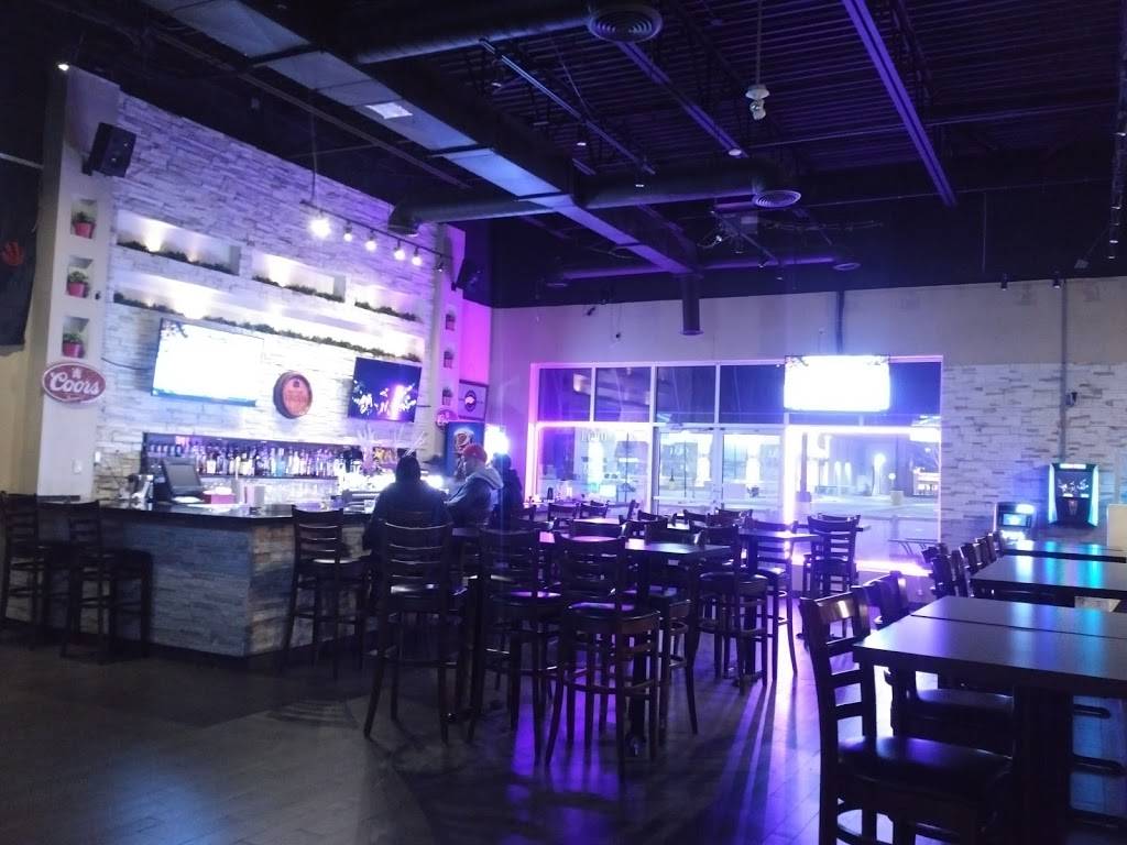 The Spot Bar and Lounge | restaurant | 9980 Airport Rd, Brampton, ON L6S 0C5, Canada | 9057993010 OR +1 905-799-3010