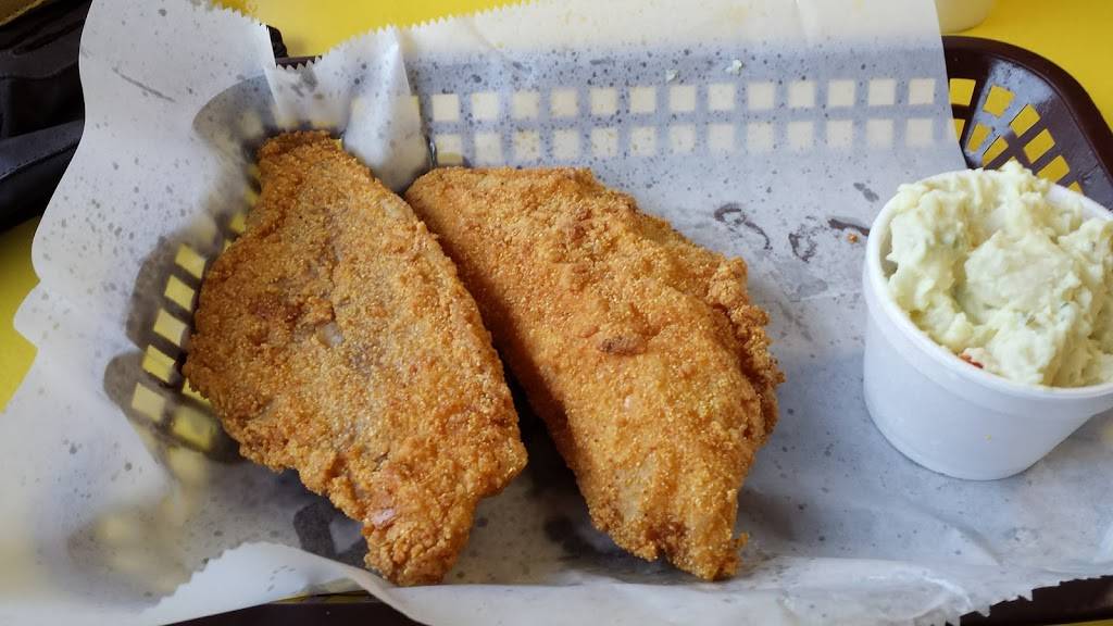 Hungry Boys | restaurant | 811 N Ladd St, Pontiac, IL 61764, USA | 8158441022 OR +1 815-844-1022